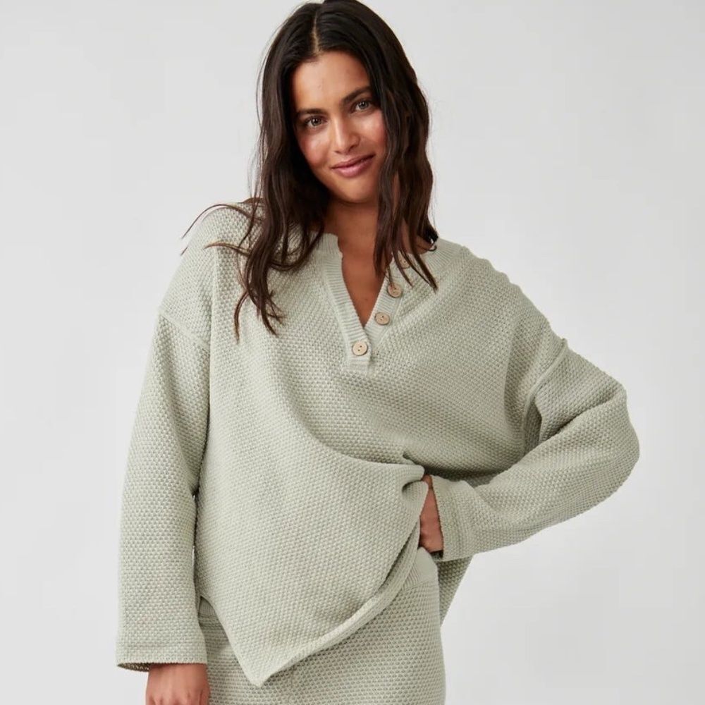 Free People FP Beach Hailey Sweater Alfalfa Asymmetrical Boxy Style Sz S